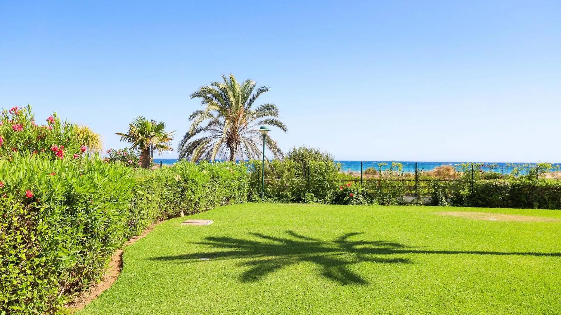 Frontline Beach Ground Floor Apartment - Los Monteros Palm Beach Marbella